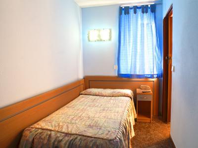 سيردانيولا ديل فاليس Hostal Xarau الغرفة الصورة