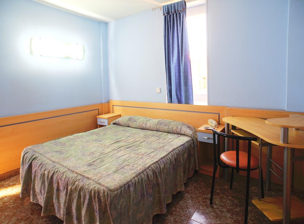 سيردانيولا ديل فاليس Hostal Xarau الغرفة الصورة